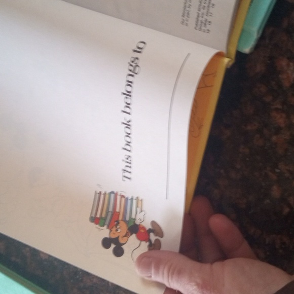 🐭 Vintage Walt Disney Library Books 🐭 - Picture 16 of 17